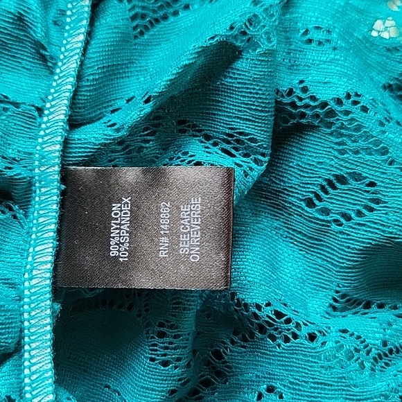 Torrid lacey top - Picture 2 of 3